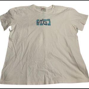Ladies Vintage Nike T-shirt
